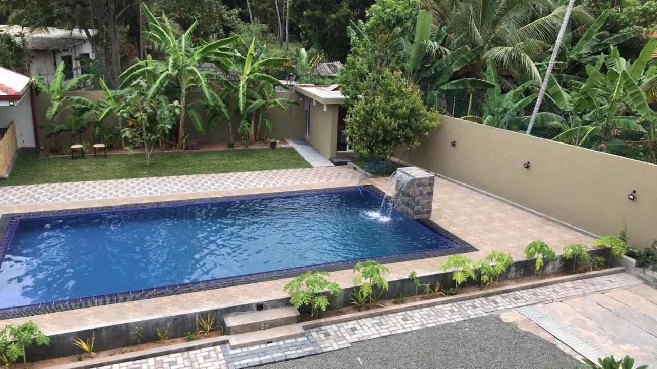 Royal Waves Negombo Hotel Luaran gambar